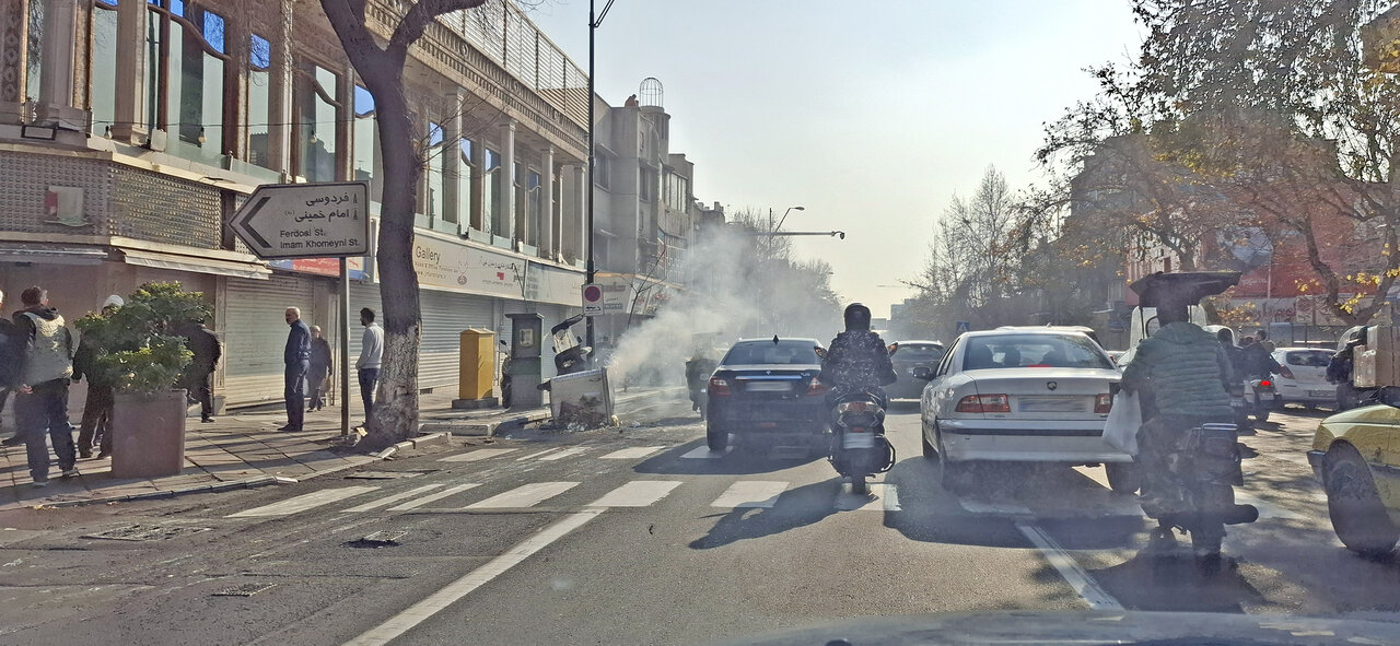 تاریکی‌های میان ما