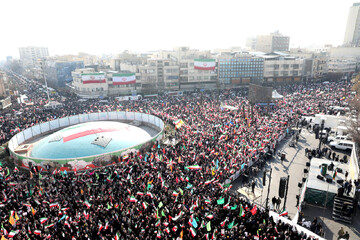 مردم آگاه و دشمن‌شناس