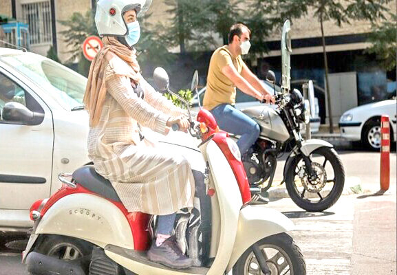 موتورسواری بانوان؛ قانونی یا غیر قانونی؟