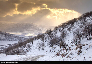 بارش برف در منطقه گریت شهرستان خرم‌آباد