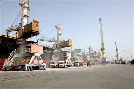 ترخیص ۵۸ هزار تن شکر و روغن خام از بندر امام