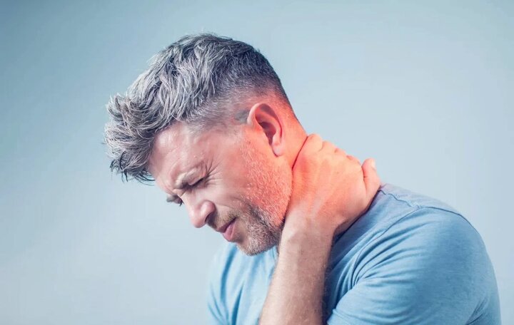 شکستن قولنج گردن چه زمانی خطرناک است؟