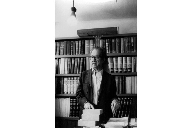 می‌خواهم آیندگان بی آنکه زجر بکشند، کتاب بخوانند