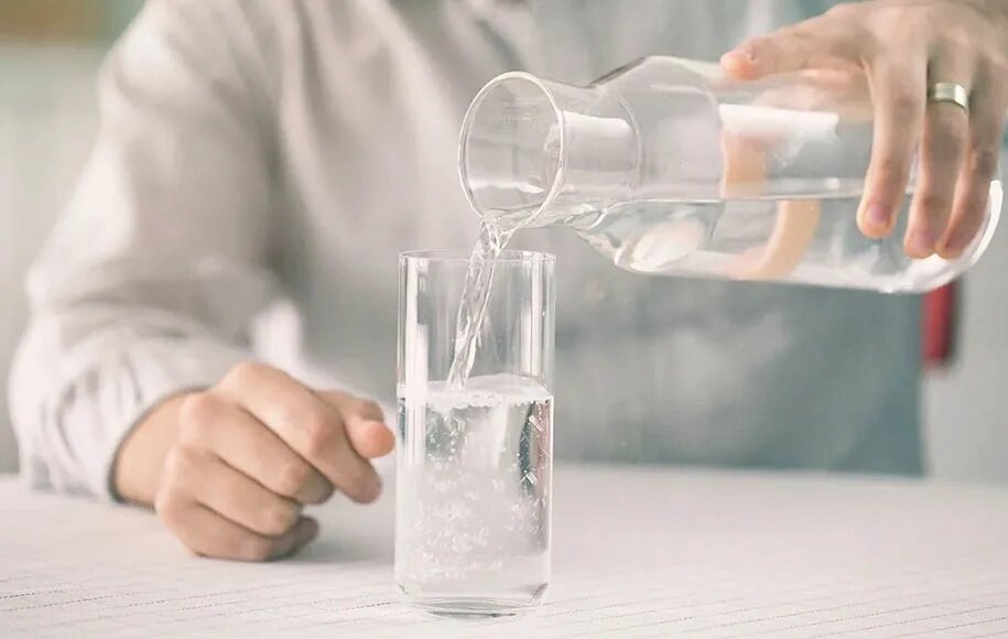 چگونه با نوشیدن آب، سوخت‌وساز بدن را افزایش دهیم؟