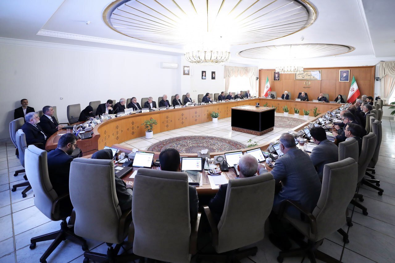 تلاش دشمن برای ایجاد بی‌ثباتی موجب غفلت ما از ضعف داخلی نشود