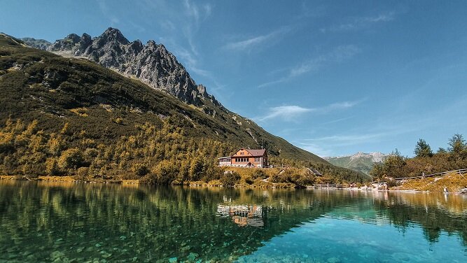 رصد طبیعت با مانیتور