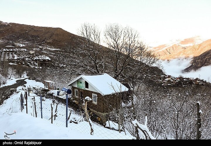 بارش برف در منطقه اشکورات گیلان