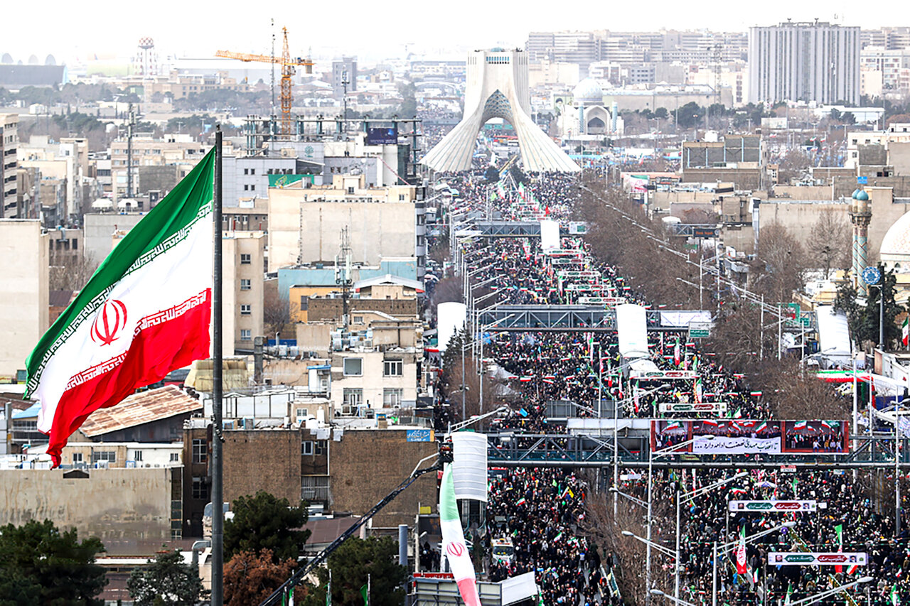 حضـور دشـمن‌شـکن