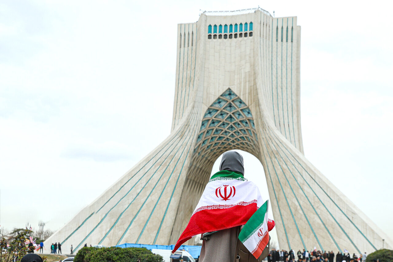 برای استقلال و آزادی ایران