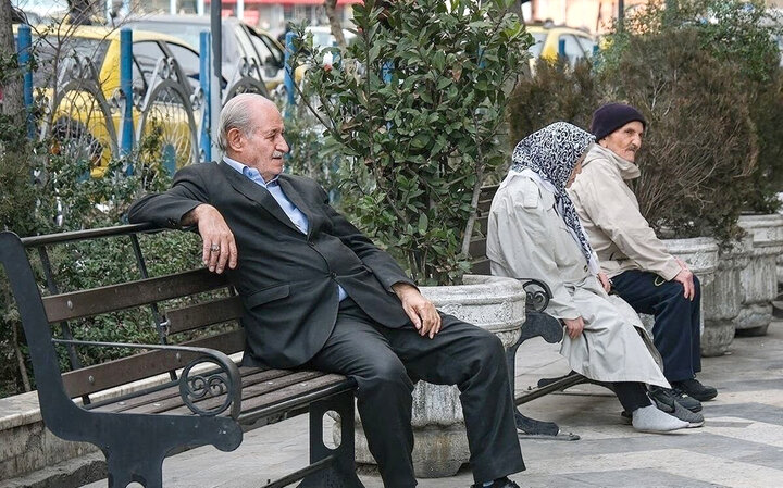 دوراهی بیمه بازنشستگی یا طلا و ارز؟