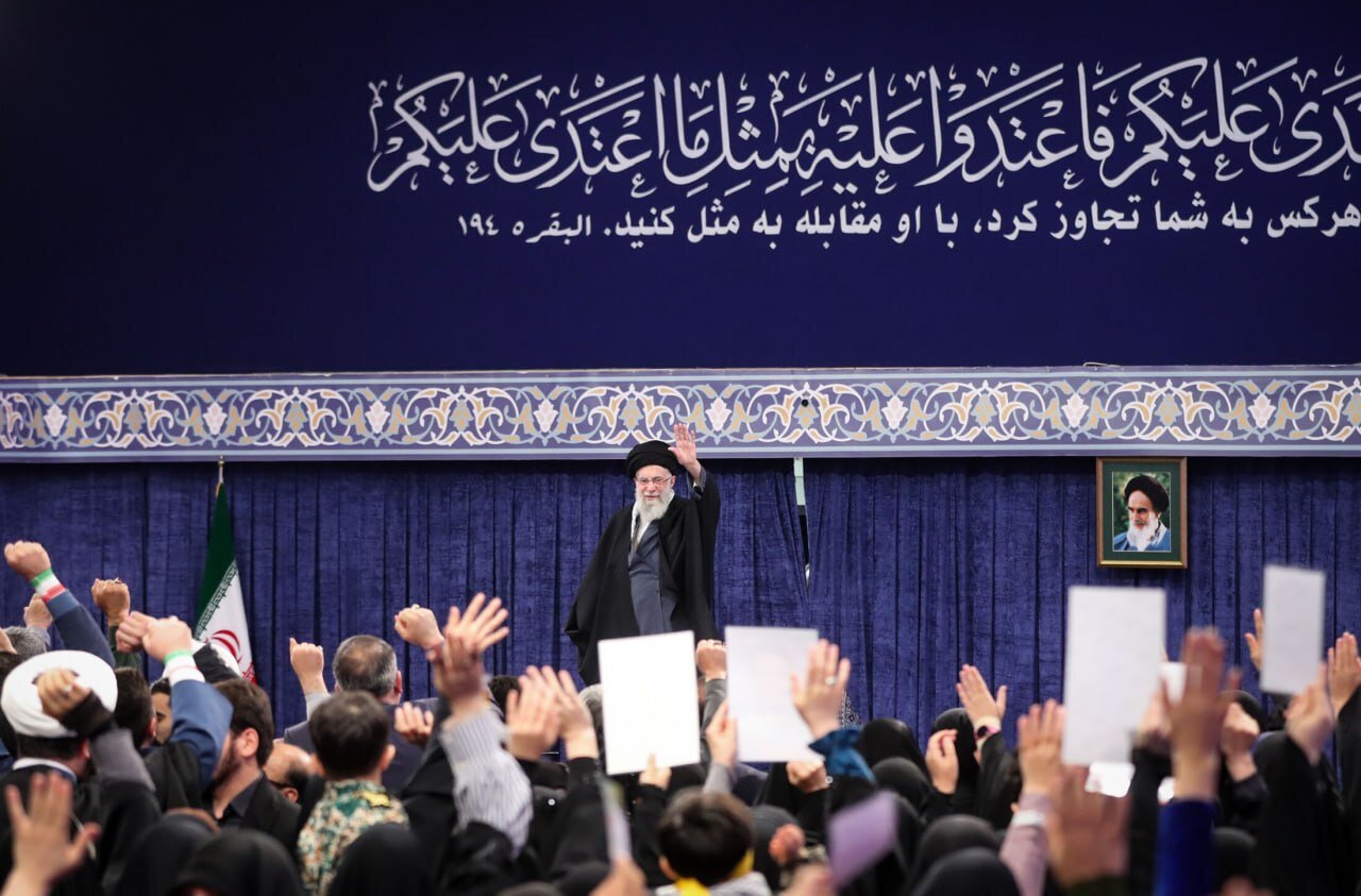 جمهوری اسلامی یعنی ملت زنده، پابرجا و مستحکم ایران