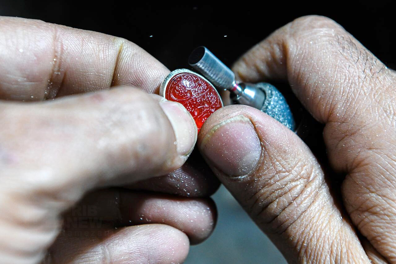 انگشترسازی هنری که در سایه حرم شکوفا شد