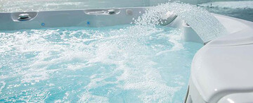 دوش آب گرم و جکوزی برای فشار خون و قلب مفید است؟