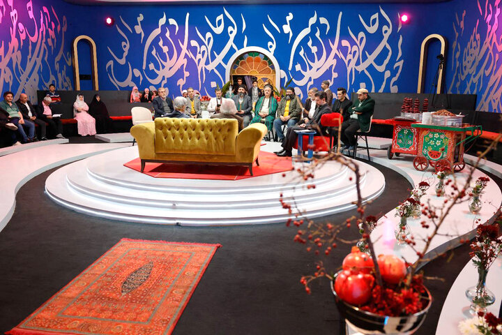 از مناجات‌خوانی تا شعرخوانی شاعران جوان