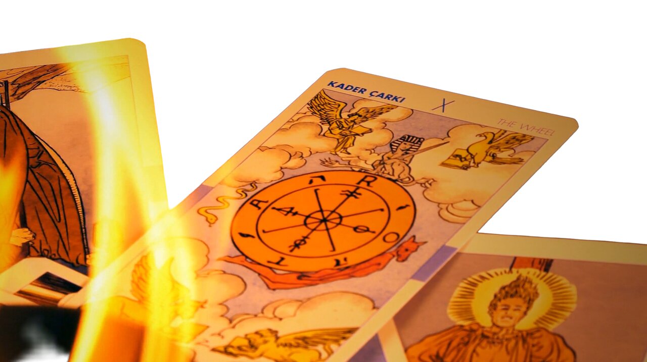 به اسم علم؛ به کام شیادی