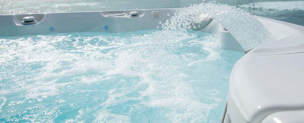 دوش آب گرم و جکوزی برای فشار خون و قلب مفید است؟