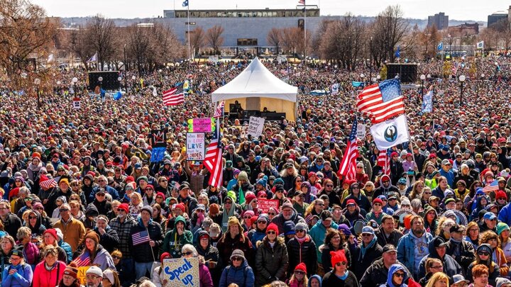 ابـله نفرت‌انگیز