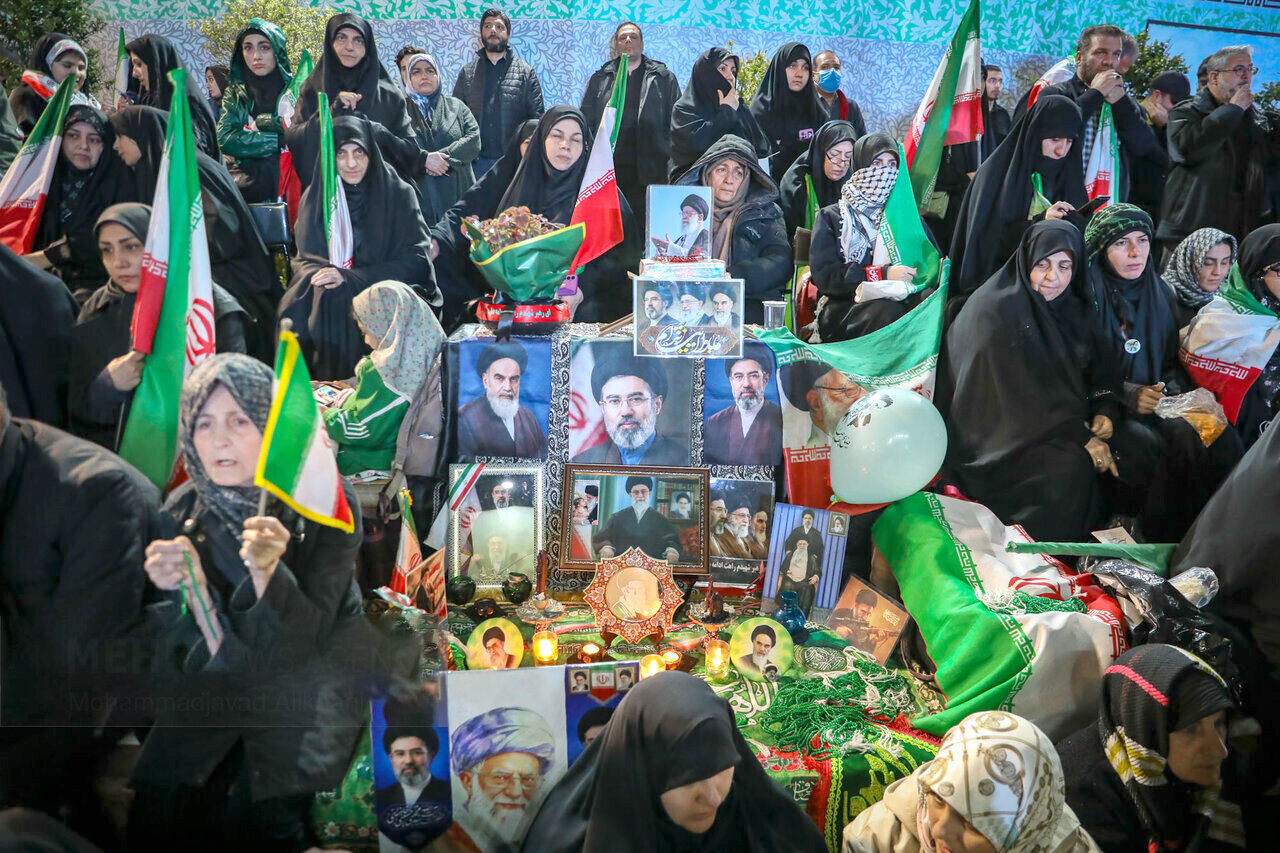 اجتماع حمایت از رزمندگان در مقابله با دشمن آمریکایی _ صهیونی