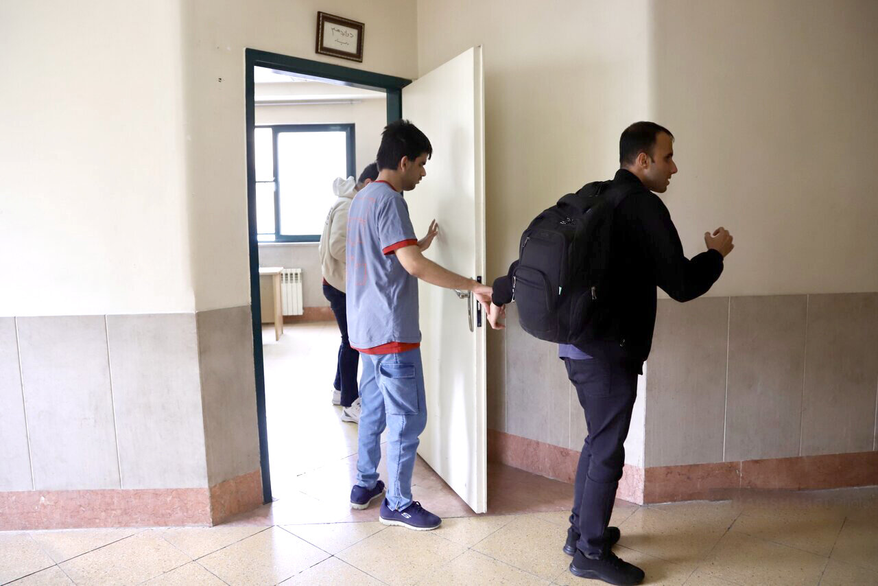 چطور از نابینایان در شرایط جنگی مراقبت کنیم؟