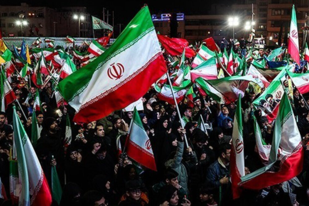 بزرگ‌ترین قدرت بازدارندگی ایران‌زمین، مردم آن است