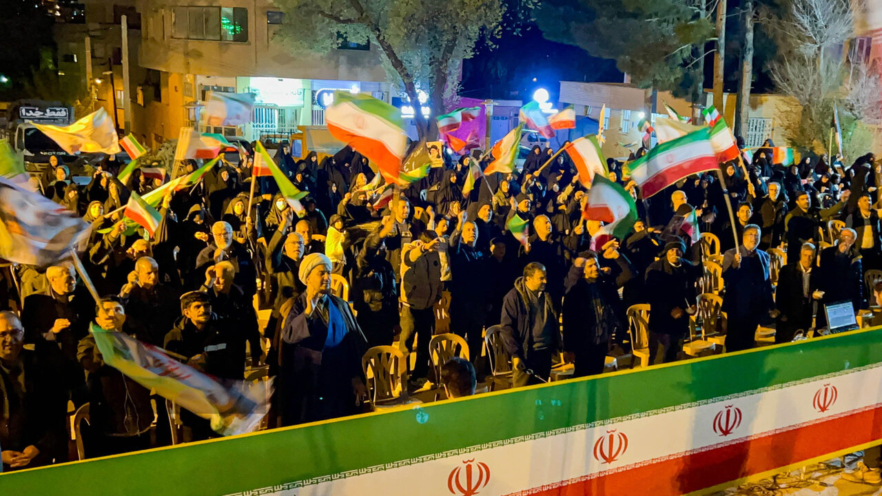 شب‌هایـی که خیابان‌های ایران بیدار  است