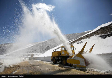 بازگشایی مسیر جاده تاریکدره در همدان