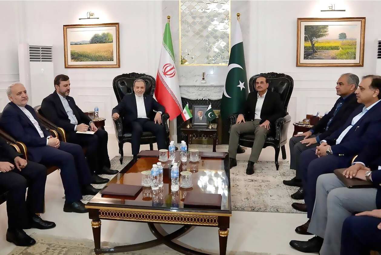 دیپلماسی در امتداد میدان