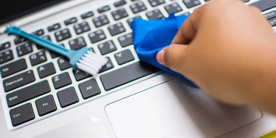 چطور بدون آسیب زدن، لپ‌تاپ را تمیز کنیم؟