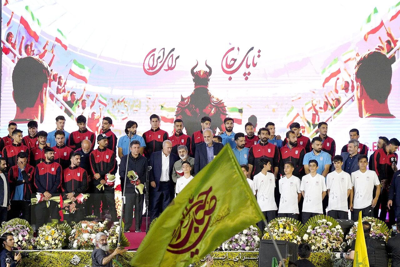 به هر میدان درخشد نام ایران