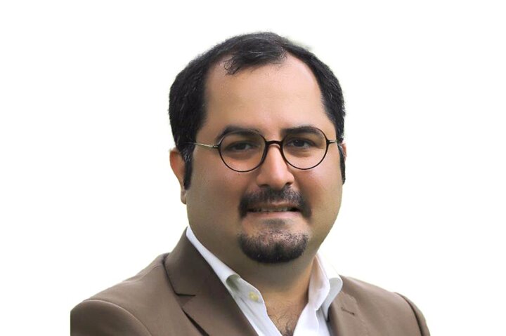 از آن سوی آبهای دور تا این سوی آسمان ما