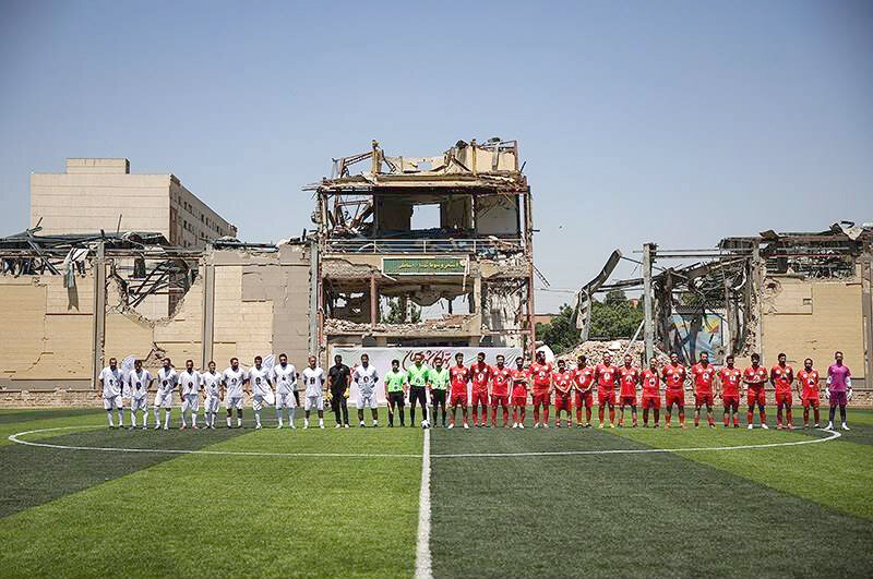 دیدار دوستانه تیم فوتبال پیشکسوتان پرسپولیس و استقلال و اصحاب هنر و رسانه