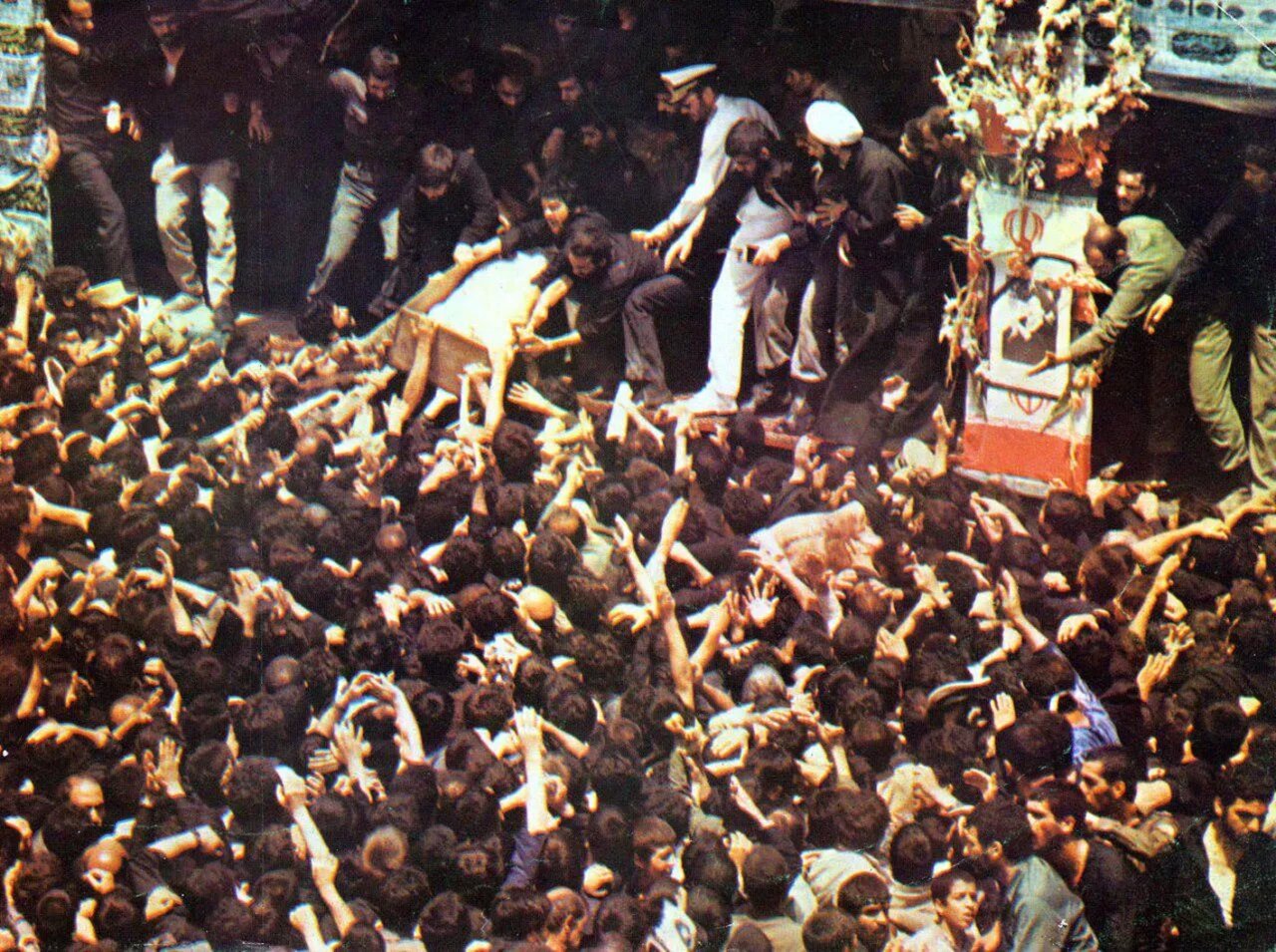 تشییع رهبر شهید