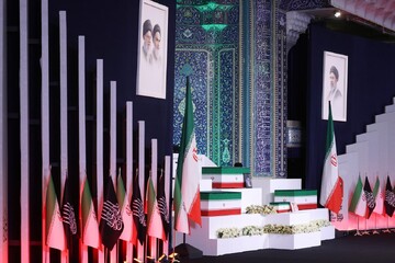 تجلی اتحاد ملی و بین‌المللی در مصلای امام خمینی(ره)