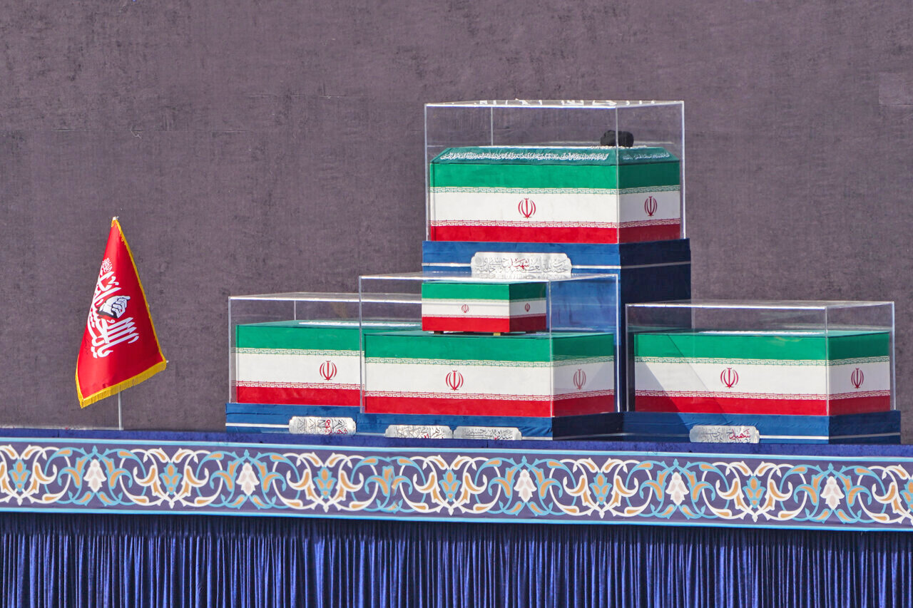 بدرقه آقای شهید ایران
