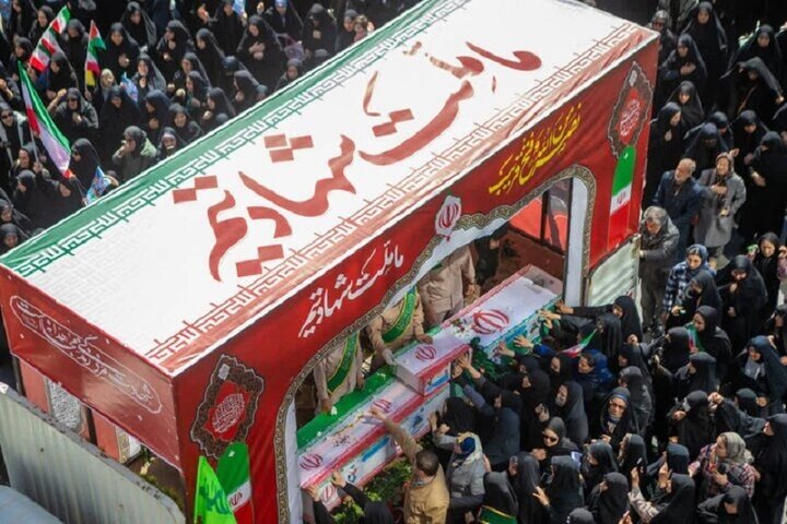 استخوان‌هایی که زیر بار این کلمه‌ها تیر می‌کشند