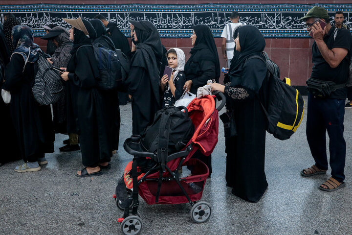 خدمت به رنگ مادری