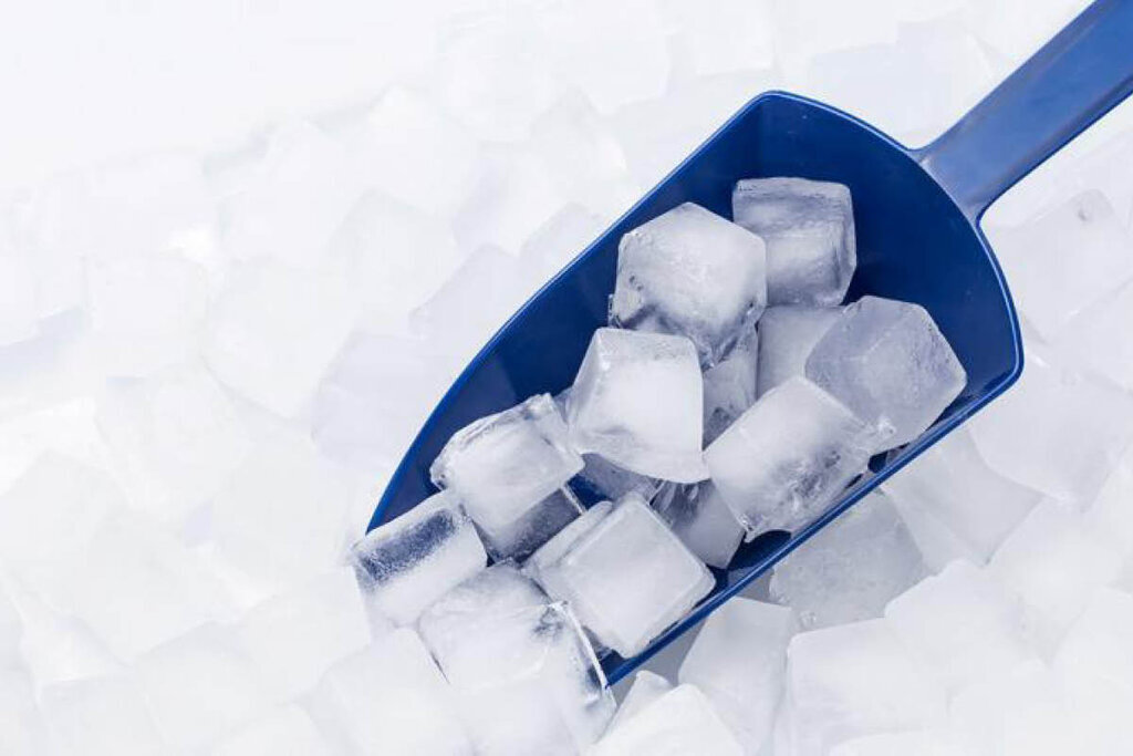 دیرتر آب شدن یخ با هفت روش ساده در خانه و سفر