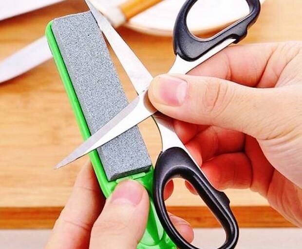 چگونه قیچی را تیز کنیم؟