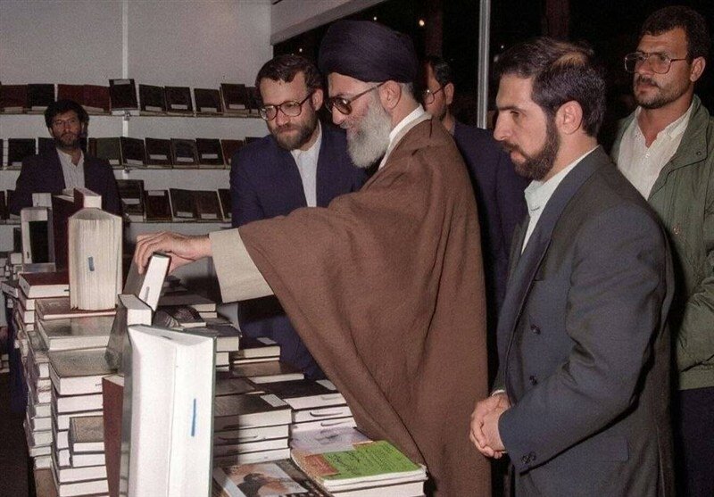روایت ۳۰۰ کتاب کهنه‌ای که رهبر شهید آنها را صحافی کردند