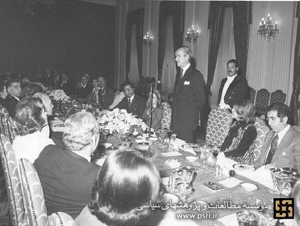 عادی‌سازی وابستگی