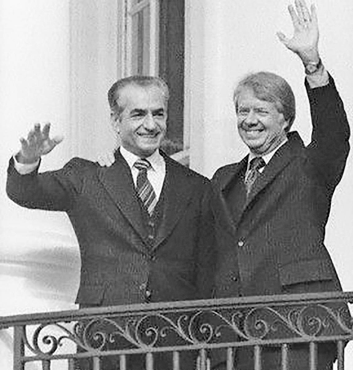 عادی‌سازی وابستگی