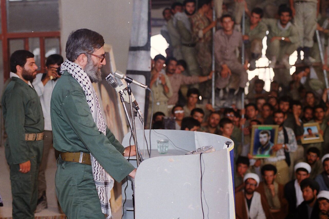 در لباس سربازی