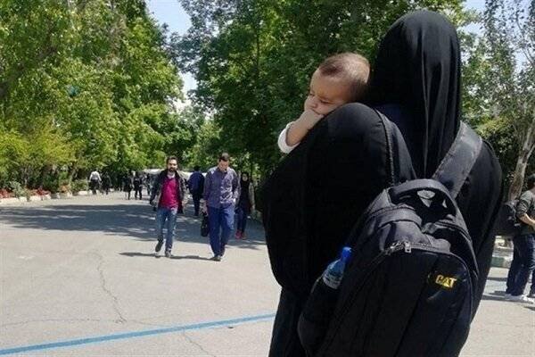 مادران دانشجو؛ میان کلاس درس و مسئولیت مادری