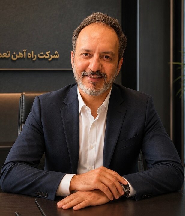 صف طویل واگن‌های تعمیری