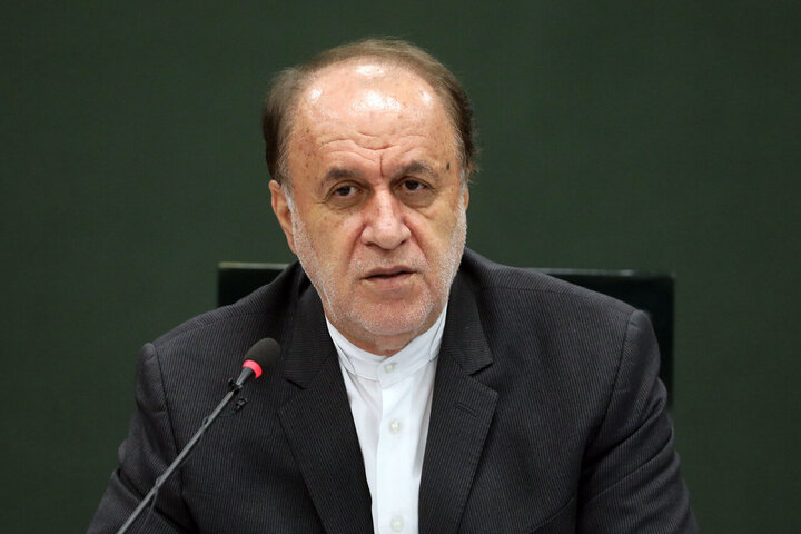 کمک خواسته یا ناخواسته به دشمن، خط قرمز است؛ با متخلفان برخورد شود