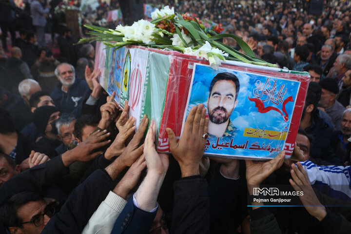 آن سوی اقتدار