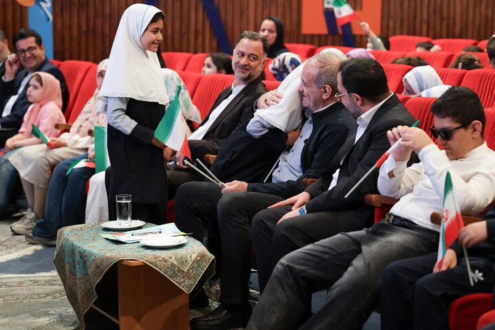 الزامات میهن قوی