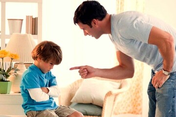 چه مواقعی نباید به کودک «تذکر» داد