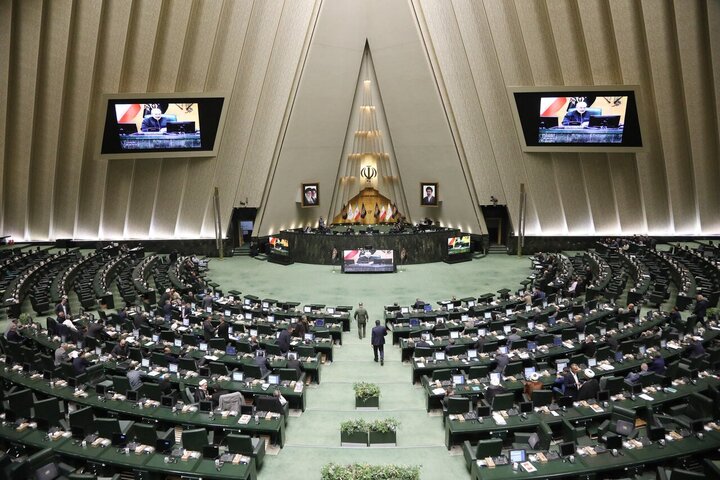 بازگشت نمایندگان به خانه